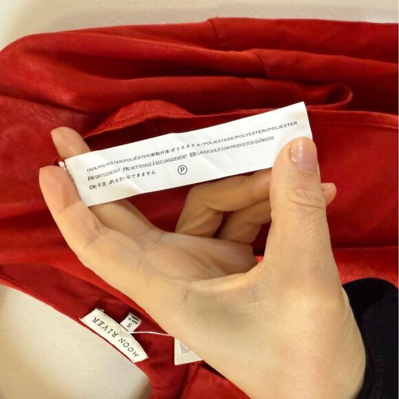 MOON RIVER Drape Satin Long Sleeve Blouse in Geranium S NWT - Picture 8 of 11